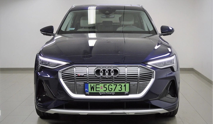 Audi e-tron cena 259900 przebieg: 8513, rok produkcji 2021 z Resko małe 596